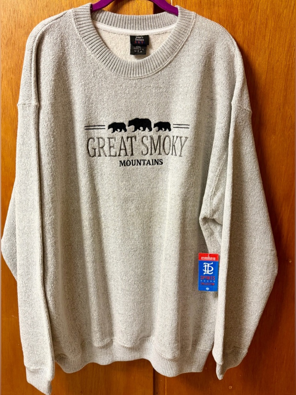 Isaac’s Designs Soft Ribbed Graphic Embroidered Sweatshirt NWT